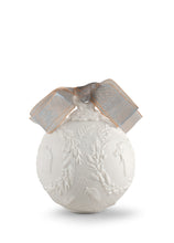 Load image into Gallery viewer, Lladro 2021 Annual Ornament Ball